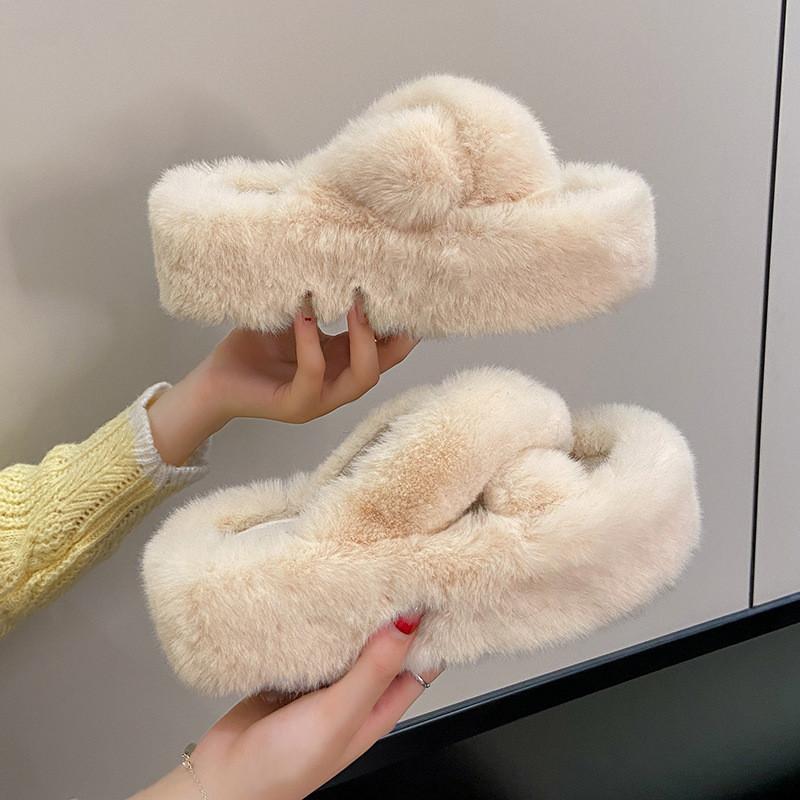 Stylish Thick Sole Plush Slippers For Women Summer Fashionable Casual Slide Sandals Comfortable And Non-slip Design