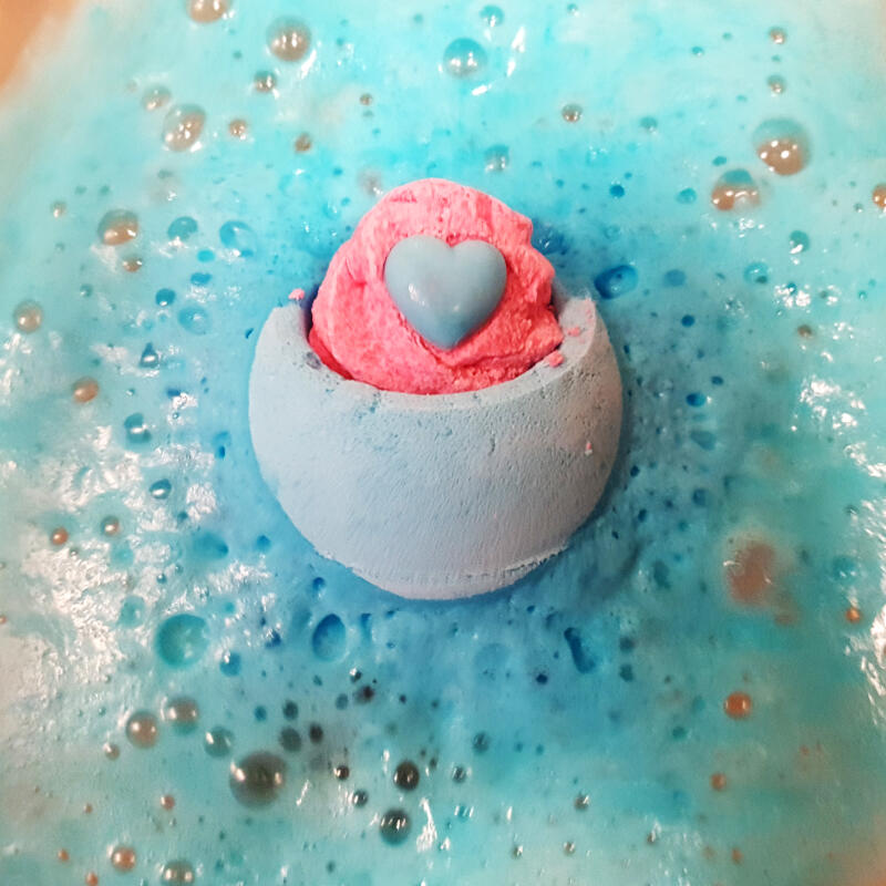 BOMP COSMETICS Blueberry Funday Bath Blaster