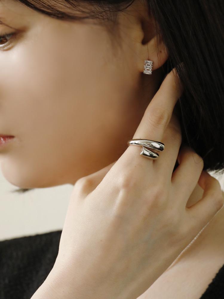 Sosoo Simple Line Bold Ring