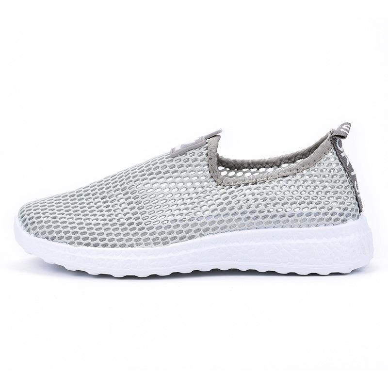 New women's net shoes spring and summer, casual sports mother shoes, medium and old ultra-light and comfortable walking shoes