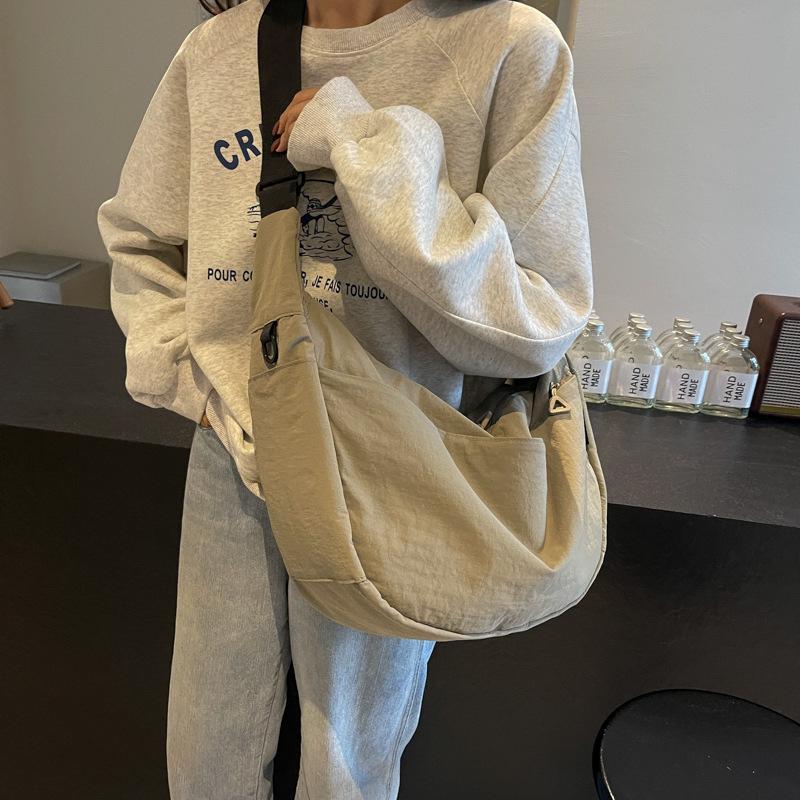 Crossbody Bag 2025 Spring New Simple and Fashionable Personalized Commuter Women's Bag Niche Design Solid Color Shoulder Dumpling Bag