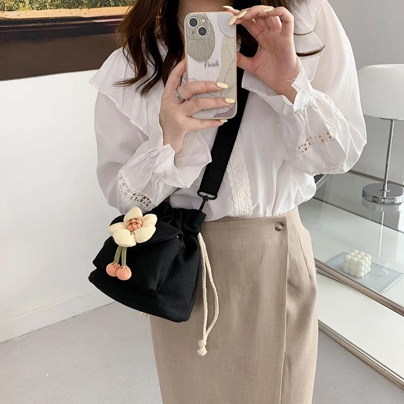 Blumen Damentaschen Neue modische Umhängetasche aus Segeltuch mit Kordelzug für Frauen Süße Messenger-Handtaschen für Reisen und Urlaub