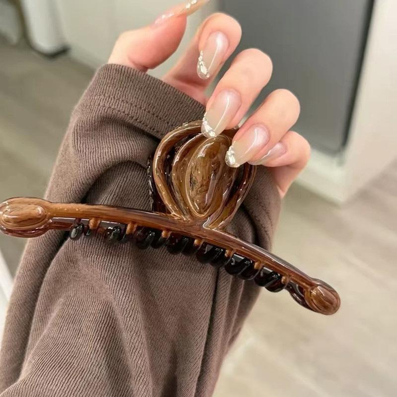 

Oil Painting Master ~ Retro Large Clip Women s New Hairpin Back of Head Shark Clip High-end and Temperamental Headwear