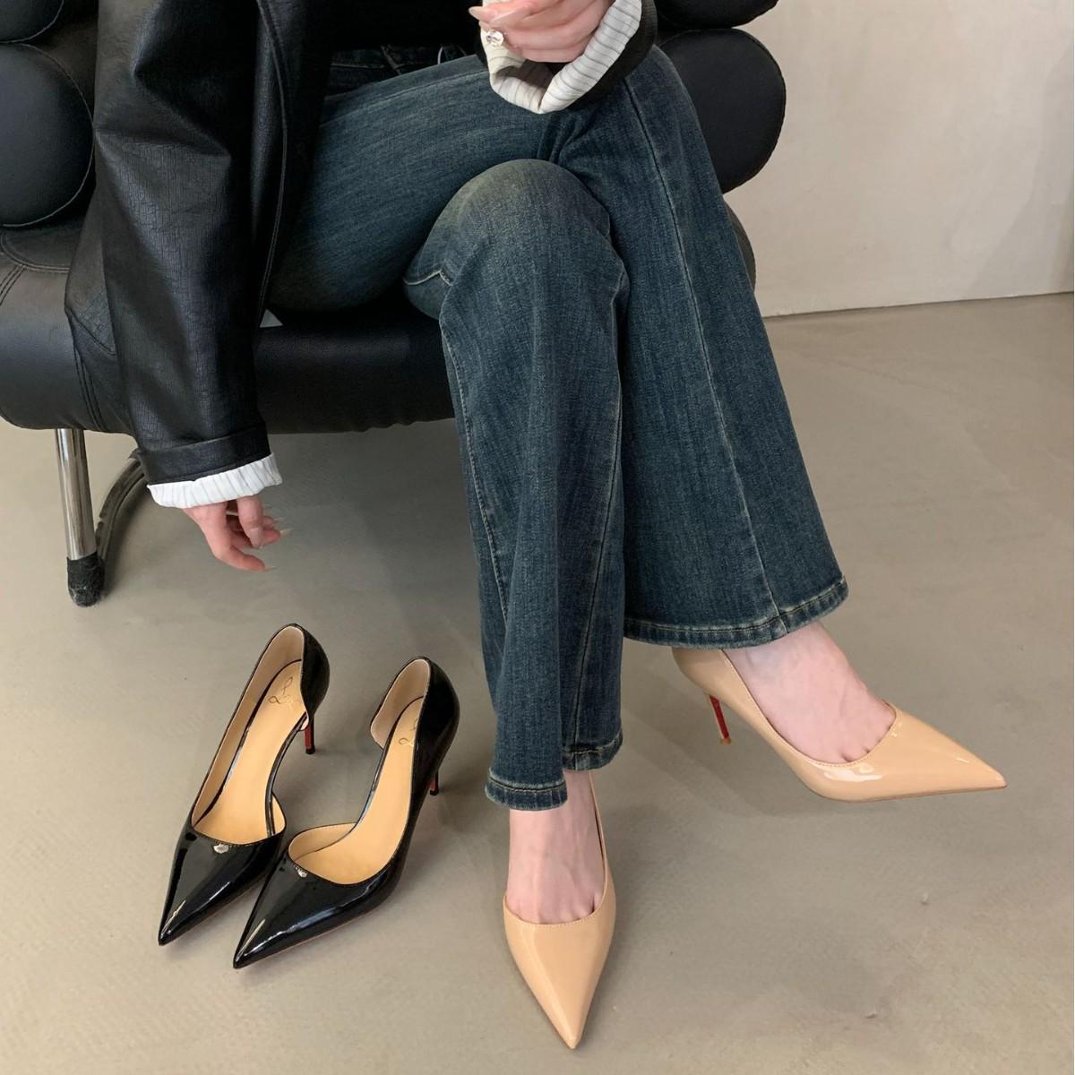 

2025 autumn and winter new fashion versatile French temperament pointed shoes patent leather flat single shoes women s inner height increase 39 абрикосовий