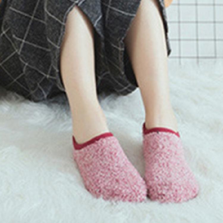 Slipper Socks for Women with Grippers Antis Slip Fuzzy Socks Trendy Grippy Grip Hospital Socks Home Sleeping Socks Gift