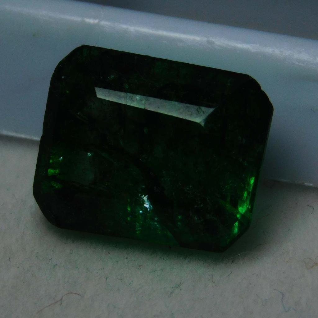 Natural Green Colombian Emerald Emerald Cut 9 Ct CERTIFIED Loose Gemstone A-3882