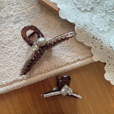 Hochwertige Strass- und Perlen-Große Haarspange für Damen, Leichter Luxus und vielseitig, Hai-Haarspange für Dutt, Mode-Haarspange