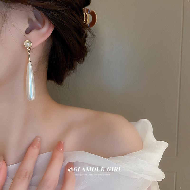 Silver Needle Pearl Geometric Fringed Earrings French Design High-end Stud Earrings Light Luxury Xiaohongshu Same Earrings