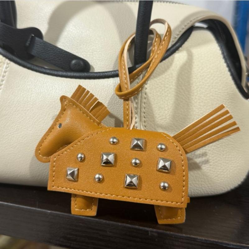 Fashion Silver Rivets Horse Bag Charm Accessories Hand Sewn Pu Leather Foal Pendant Bag Accessory
