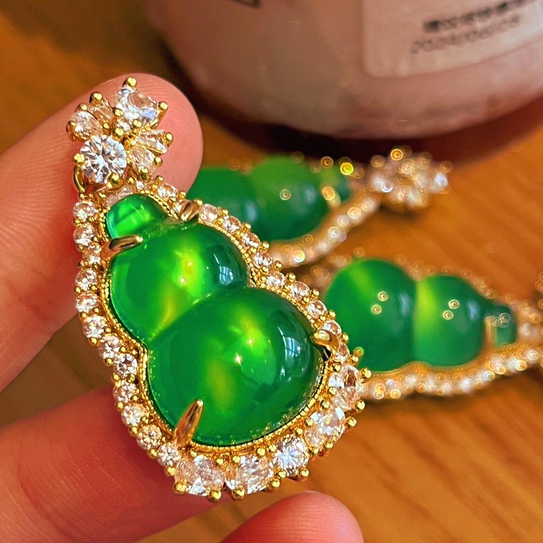 Full Of Green Yang Green Natural Agate Chrysoprase Pendant Female Gourd Pendant Real Shot Fidelity
