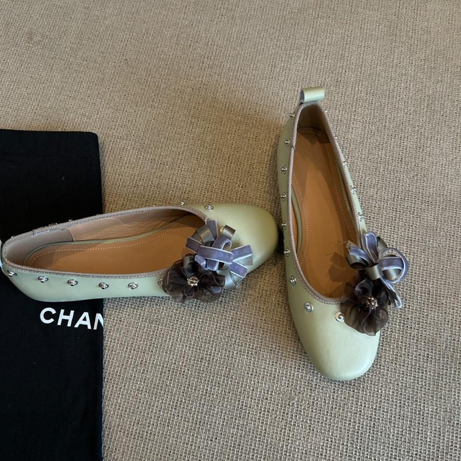 Sheepskin version~ niche design flower spikes small leather shoes 2025 new versatile shallow mouth Mary Jane shoes single shoes women