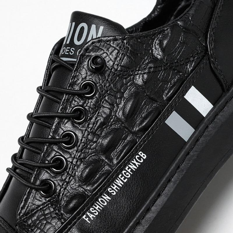 New Men Loafers Spring New Breathable Comfortable Leather Casual Shoes Male Flats Shoe Youth Hot Sole Sneakers Zapatos De Hombre