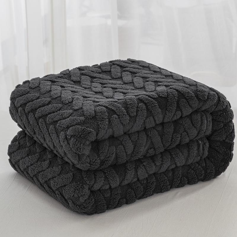

Thick Double-sided Jacquard Blanket for Autumn and Winter Warm and Comfortable Skin Friendly Blanket A Must-have for Travel 100x150cm чёрный