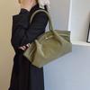 Large Capacity Tote Bag with Women's Matte Texture, Fashionable New High-end Velvet Commuting Lazy Style Shoulder Bag
