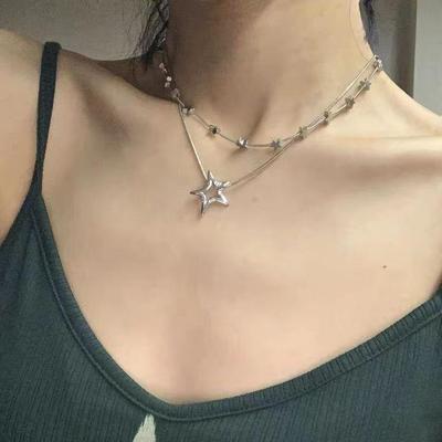 Trendy Star Necklace: Creative Clavicle Design for Women - Versatile and Stylish Accessory for a Sweet and Cool Look