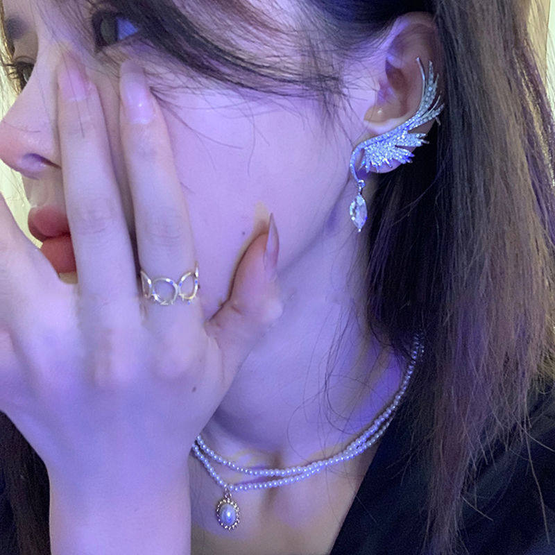 Punk Statement Ear Cuff Clip Earrings for Women Silver Color Crystal Angel Wings Dangle Earrings Wedding Party Trendy Jewelry