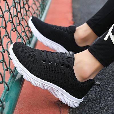 Zapatos de red para estudiantes de bajo precio, zapatos transpirables de primavera para hombres, zapatos deportivos de turismo informales de malla para hombres