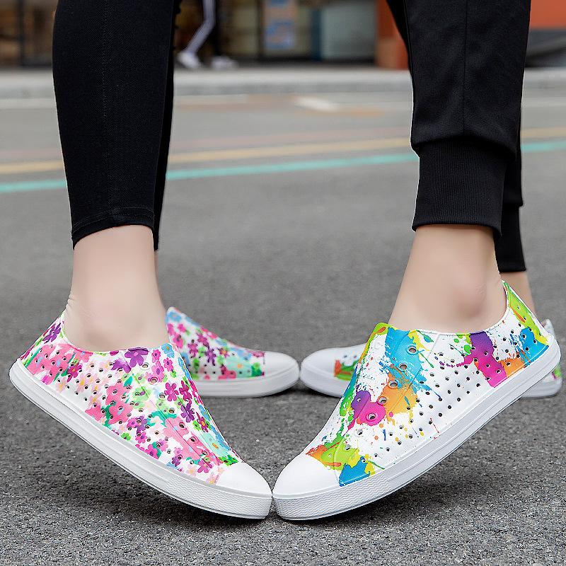 Atmungsaktive Slipper für den Sommer, ausgehöhlte, bequeme Strand-Wasserschuhe für Damen, leichte Wanderschuhe für Jungen