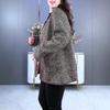 Plus Size Warm Wool Coat for Middle-Aged Women: Autumn/Winter Fashion for Casual Elegance