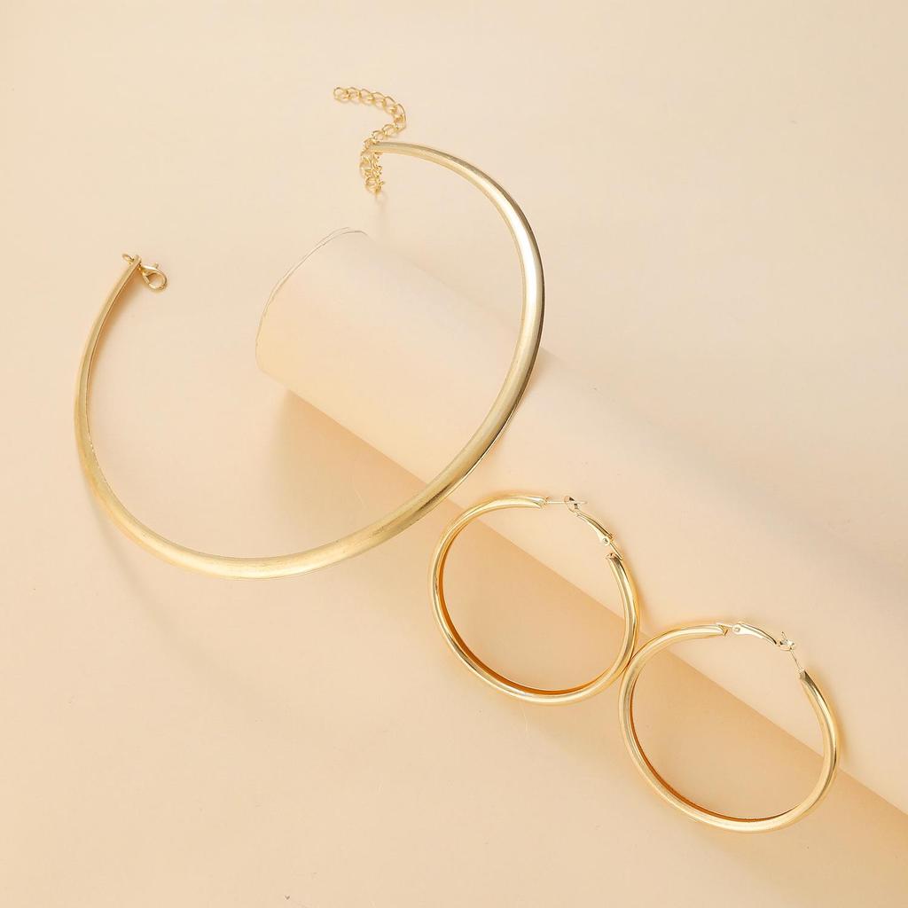 Stylish Minimalist Choker & Earrings Set for Women - European & American Design