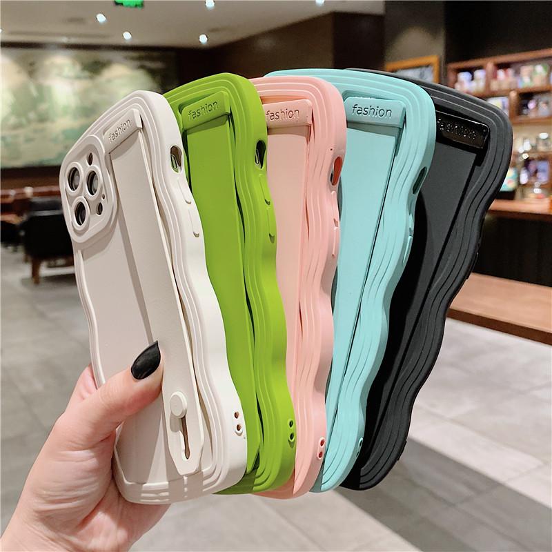 Custodia per telefono con cinturino da polso riccio ondulato per Iphone 14 13 12 11 Pro Max Xr Xs Max Xs 13pro 11 14 Plus Cover posteriore morbida per paraurti antiurto
