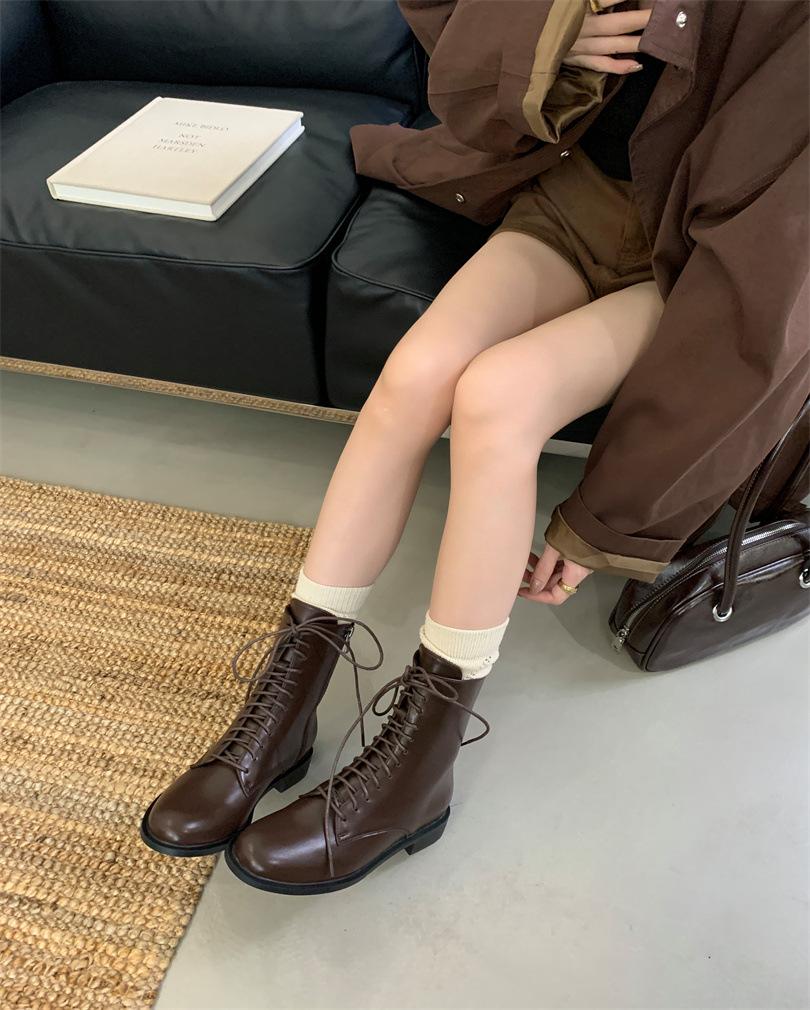 

Платформа ботинки мартинсы 2025 новые жареные уличные толстый каблук средний каблук ботинки женские шнуровка платформа увеличение роста британский стиль рыцарские ботинки 40 темно-коричневого