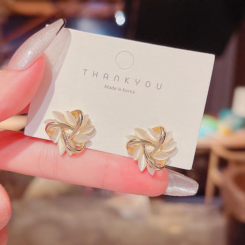 

Корейские цветочные серьги : Серебро S925, простой холодный стиль для женщин. E2570 золотой