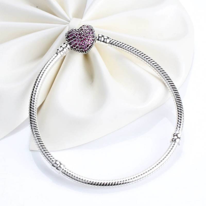 Heart Shape Copper Ladies Bracelet With Rhinestones For Daily Wear And Giftgiving