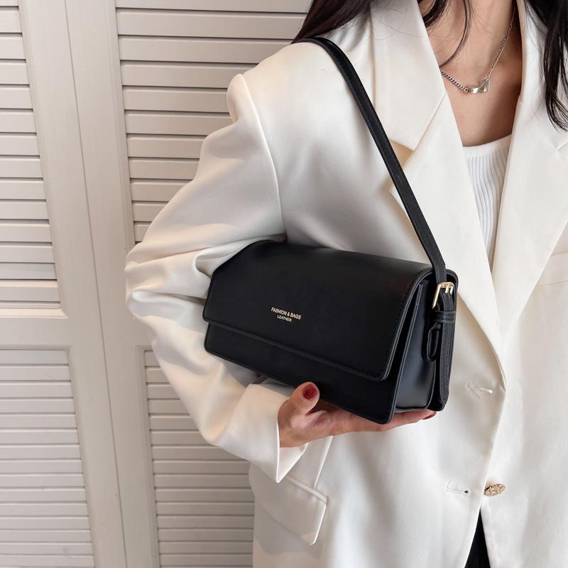 

New fashion niche armpit bag, high-end sense, simple temperament, shoulder messenger bag, small square bag. чёрный