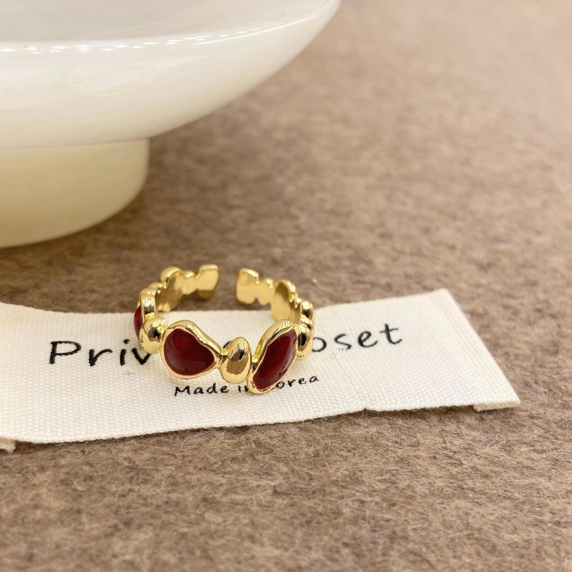 

Элегантное ретро-кольцо с красным цирконием: Изысканный дизайн ниши для укладки и указательного пальца RR569