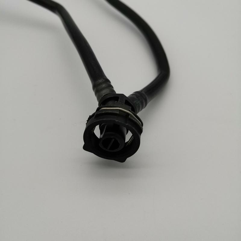 2465010325 Radiator Overflow Hose Pipe for Benz W246 CLA250 14-18 CLA Class 180 220 250 W176 Vent Line  A2465010325