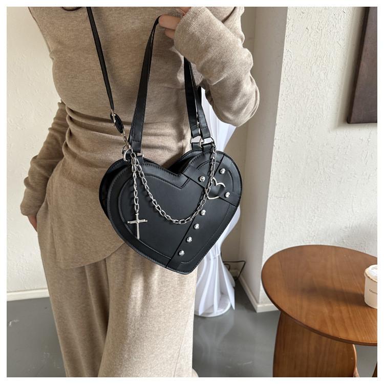 Heart Pu Black Shaped Crossbody Bag With Rivets And Chain For Streetwear Fashion