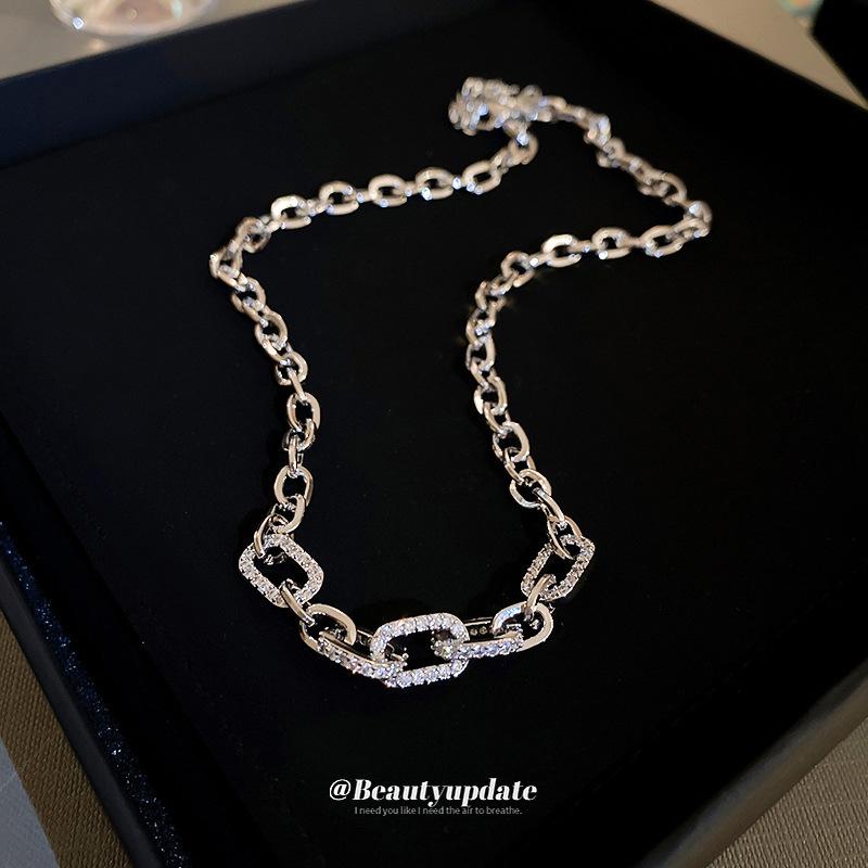 

Zircon splicing geometric necklace versatile cold wind collarbone chain Spice girl temperament sweater chain
