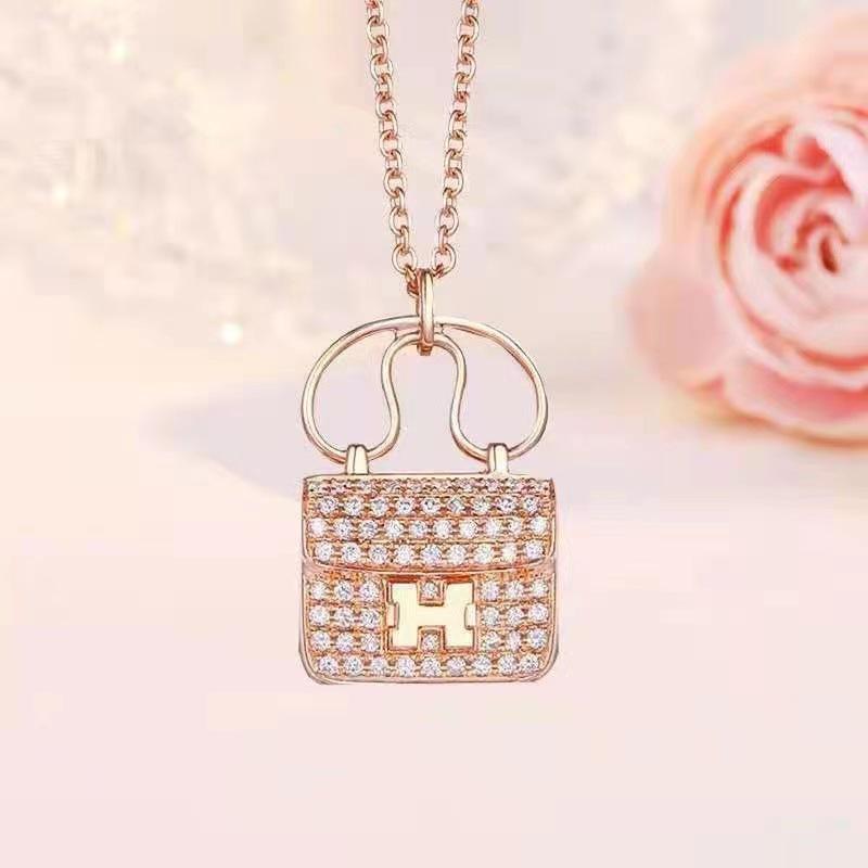Neuer Stil Kangkang Tasche Halskette für Damen, Leichter Luxus Buchstabe Schlüsselbein Geschenk für Freundin