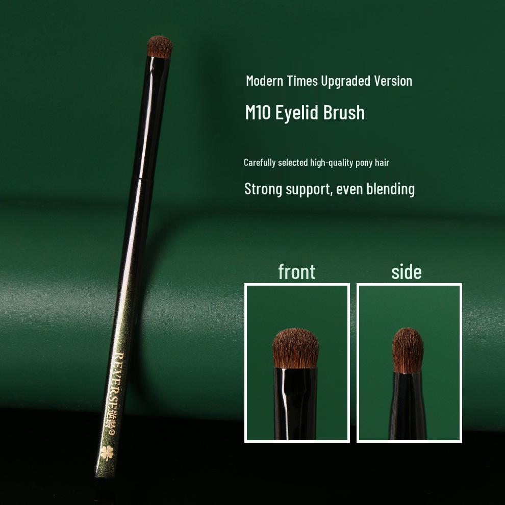 

Anti-Aging M10 Soft Eyelid Brush – Skin-friendly Glitter Eyeshadow Tool for Beginners