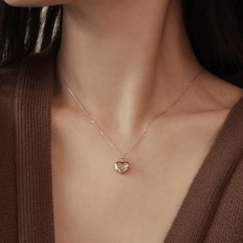 Less is more Silver Heart Necklace