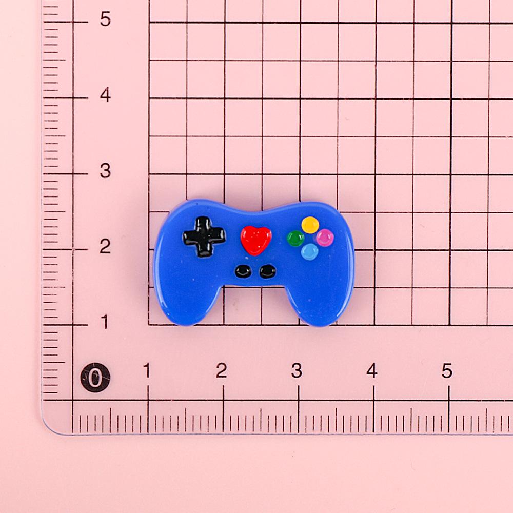 

DIY Cream Resin Game Console Controller & Accessories: Phone Case, Keychain, Magnet, Pendant.