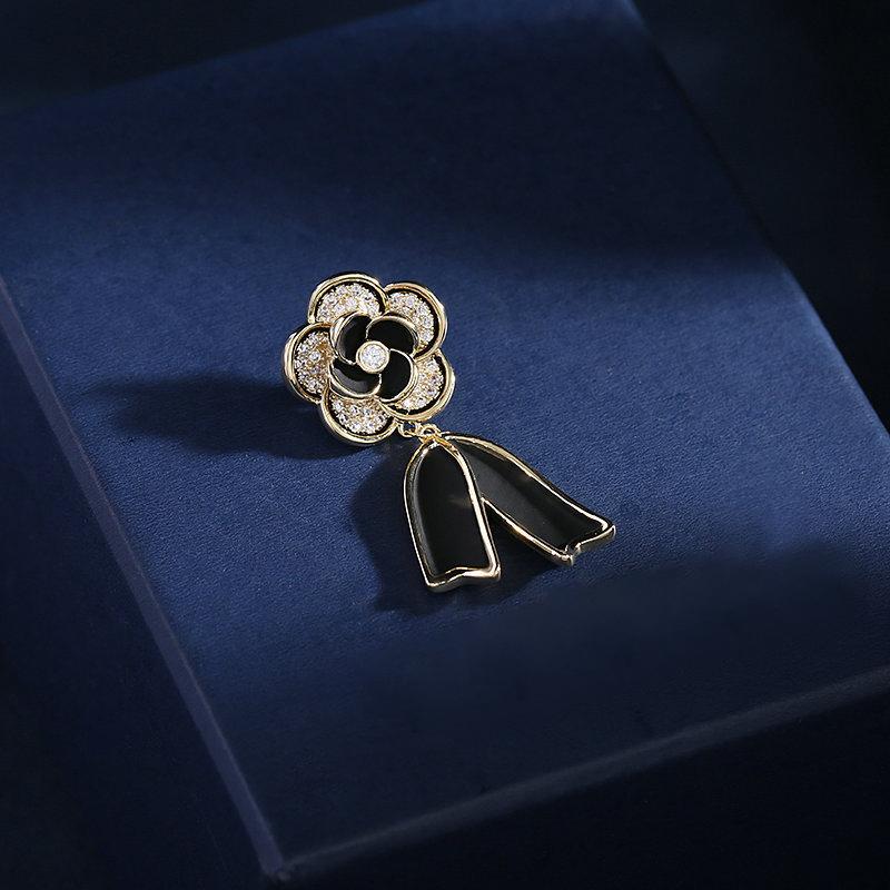 

Новая Цветочная Брошь Камелия Цветок Лента Булавка Модные Женские Корсажные Аксессуары Костюм Свитер Булавка Пряжка Одежда Ювелирные Изделия onesize