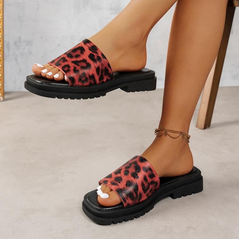

Summer new leopard print thick heel cool slippers women s large size fish mouth thick bottom beach cool slippers 42 красный