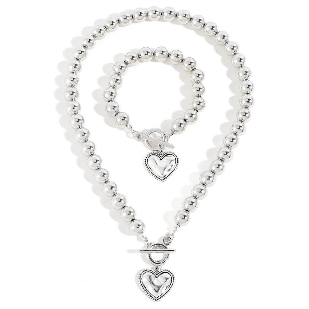 European and American Simple Imitation Pearl Heart Pendant Necklace