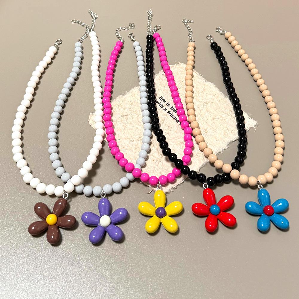 Y2K Bunte Blume Anhänger Halskette für Damen Handgemacht Perlen Schlüsselbein Kette Charm Halsband Choker Dopamin Süßer Schmuck Geschenke