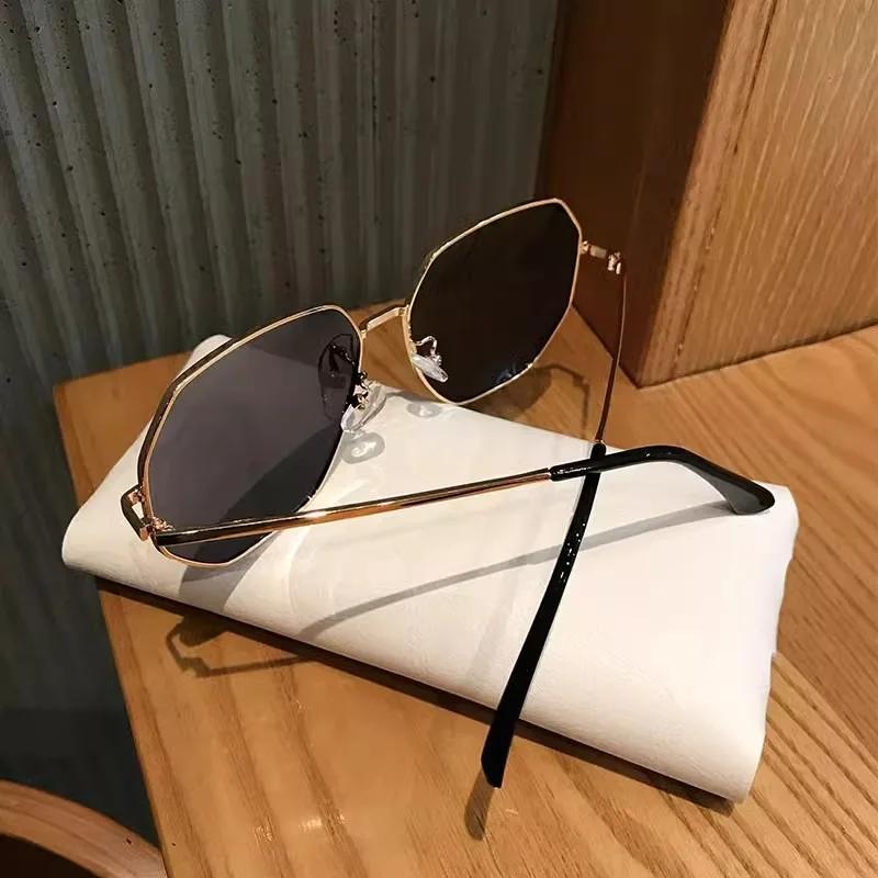 Trending Vintage Hexagon Sunglasses Women Men Brand Designer Alloy Frame Cutting Lens Polygon Sun Glasses for Women Party Shades