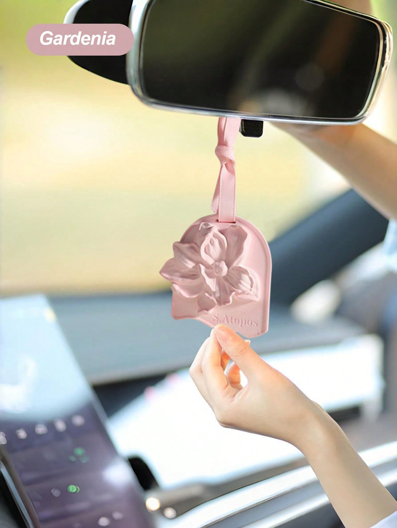 

Flower-Shaped Solid Air Freshener Hanging Ornament – 2-in-1 Fragrance for Car & Home, Suitable for Daily Use and Gifting розовый