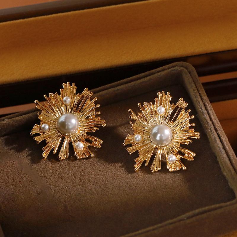 3.5cm Gold Plated Exaggerated Striped Round Clip On Earrings For Women Party Temperament Jewelry