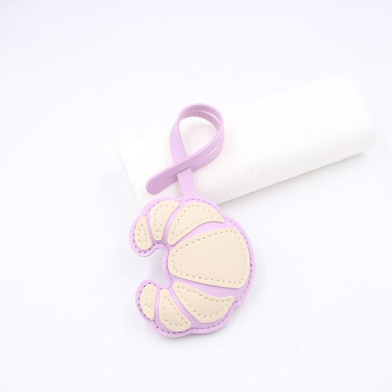 Croissant-Shaped Keychain Croissant Charm Pendant Keyring Jewelry For Girls Women Gift Bag Decoration