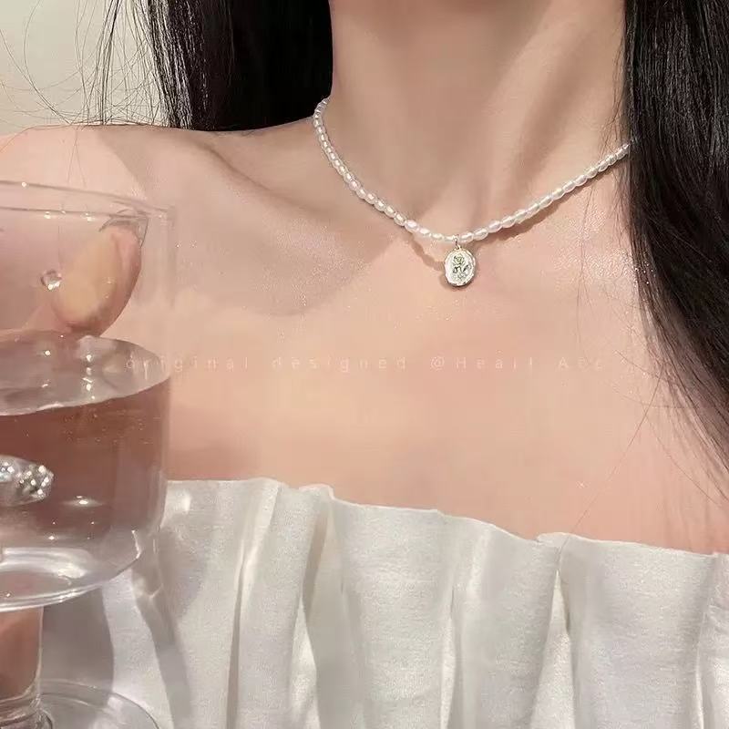 Pearl Butterfly Necklace Light Luxury Niche Design Sense Premium Collarbone Chain Choker Stacked Neck Chain