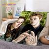 The Twilight Saga Edward Bella Mjuk Flanellfilt för Säng Sovrum Soffa Picknick, Kastfilt att Täckas med Utomhus Fritid Vilo-present