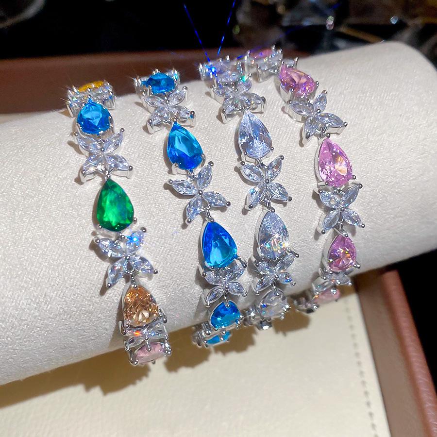 Elegant Zirconia Flower & Water Drop Bracelet – Luxury Lightweight Design for Women