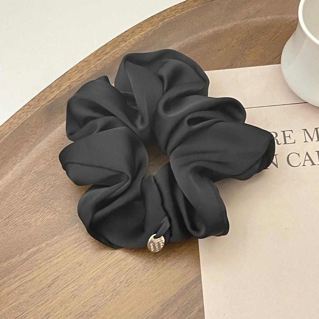 Satin Silk Hårscrunchies Svarta Hårband för Flickor och Kvinnor Scrunchie Enfärgad Håraccessoarer Scrunch Hårklämmor Ny