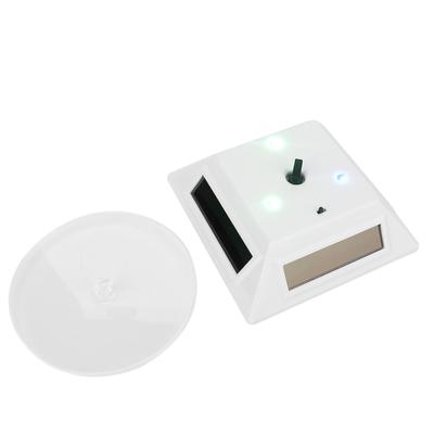 Elektrické LED světlo Solární napájení Otočný výstavní stojan pro šperky Telefon Hodinky Fotoaparát